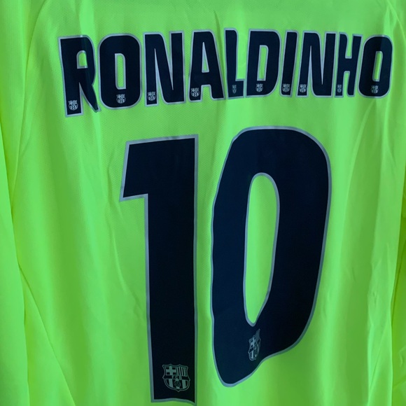 Retro Barcelona 05/06 Jerseys - Picture 6 of 7